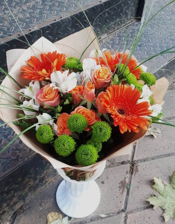 Букет цветов из: Герберы, Хризантемы, Альстромерии и Розы в Зеленогорске