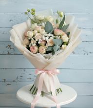 Букет цветов из:  Розы и Лизиантусы в Зеленогорске
