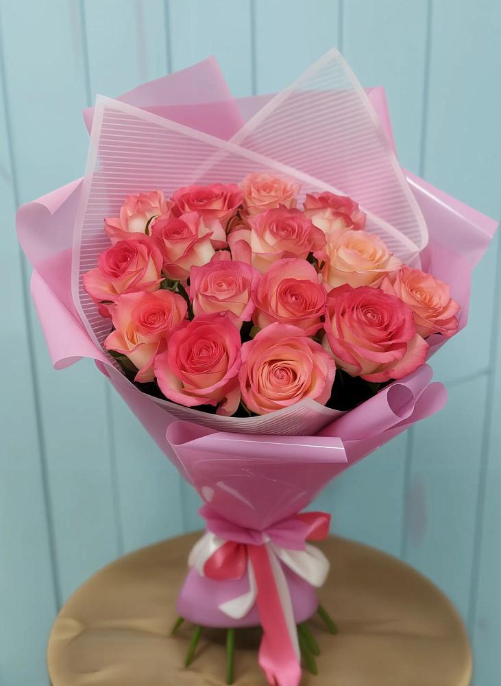 Букет 15 Розовых роз Равель в Зеленогорске