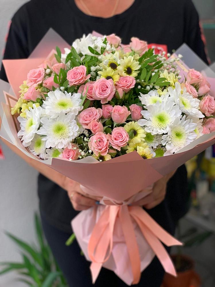 Букет цветов из: Розы и Хризантемы в Зеленогорске