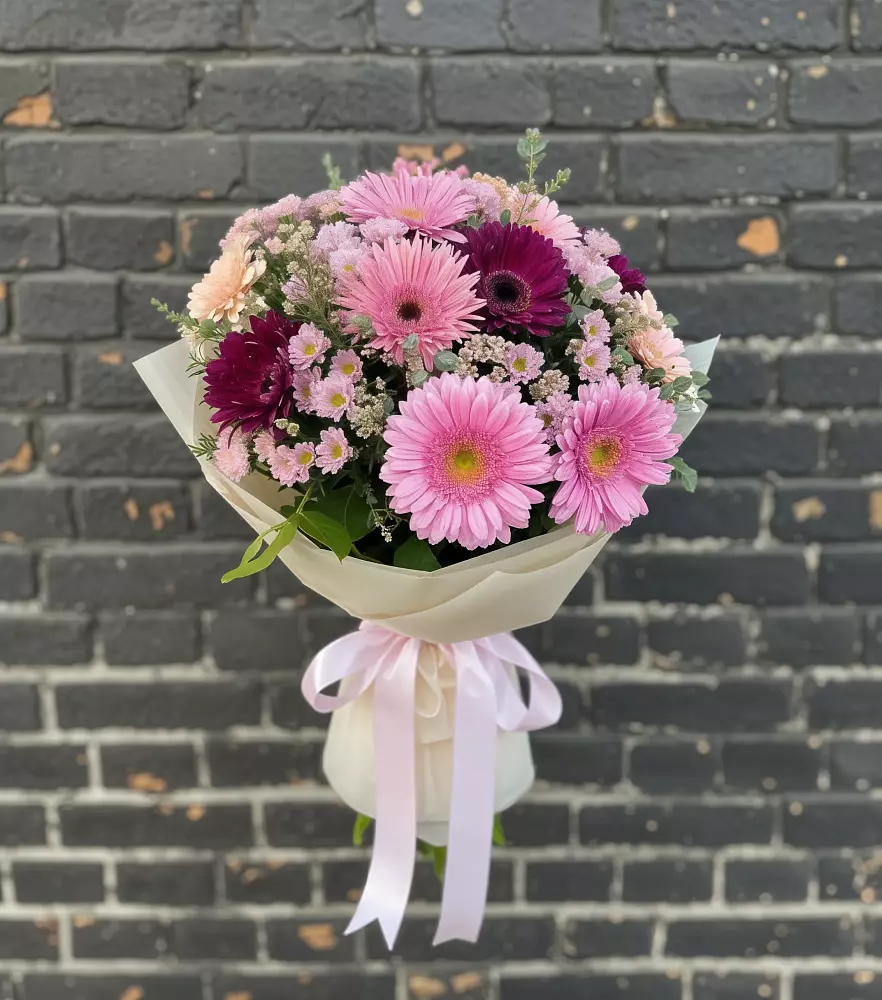 Букет цветов из: Герберы и Хризантемы в Зеленогорске