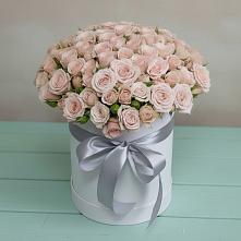 Цветочная композиция из Розы в шляпной коробке в Зеленогорске