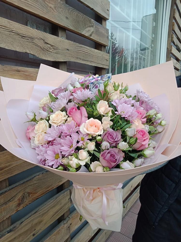 Букет цветов из: Розы и Хризантемы в Зеленогорске