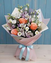 Букет цветов из:  Лизиантусы, Розы, Альстромерии и Гипсофила в Зеленогорске