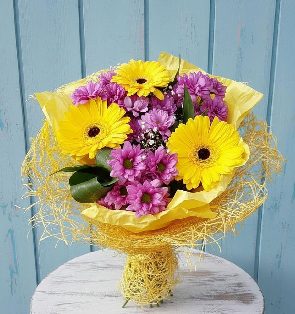 Букет цветов из: Хризантемы и Герберы в Зеленогорске