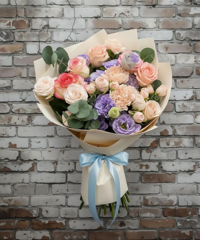 Букет цветов из: Розы, Лизиантусы и Гвоздики в Зеленогорске