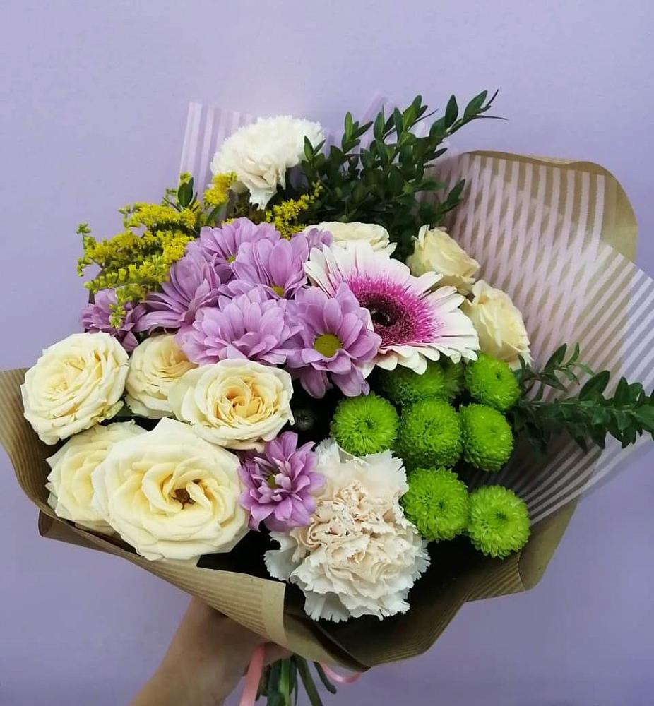 Букет цветов из: Хризантемы, Розы, Гвоздики и Герберы в Зеленогорске