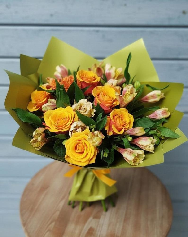Букет цветов из: Альстромерии и Розы в Зеленогорске