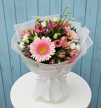 Букет цветов из:  Герберы, Альстромерии и Лизиантусы #REPLACE_PRED# Зеленогорске