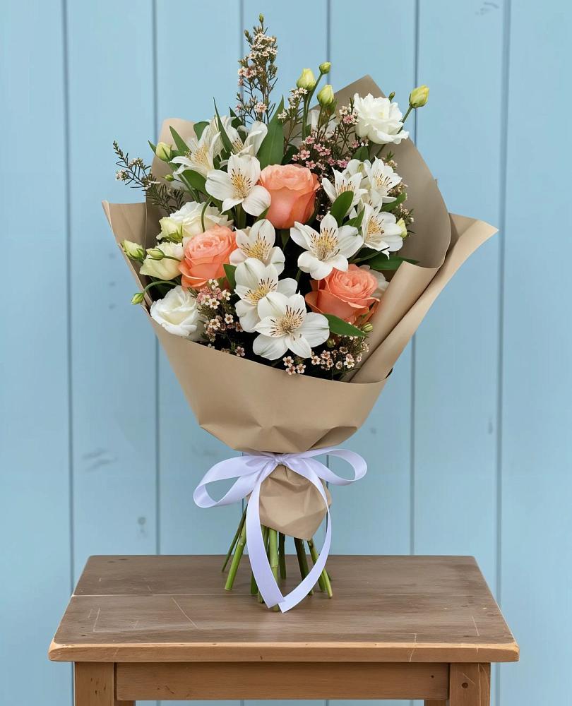 Букет цветов из: Альстромерии, Лизиантусы, Розы и Хризантемы в Зеленогорске